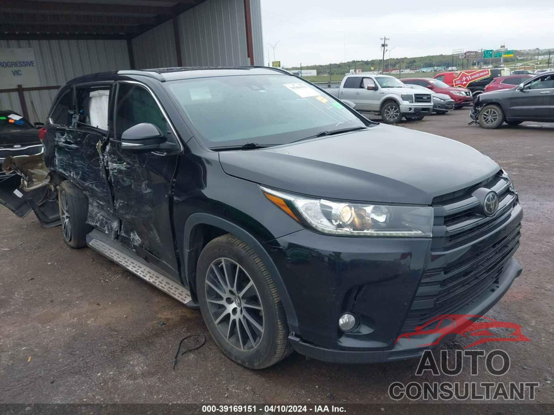 TOYOTA HIGHLANDER 2018 - 5TDKZRFH0JS537417