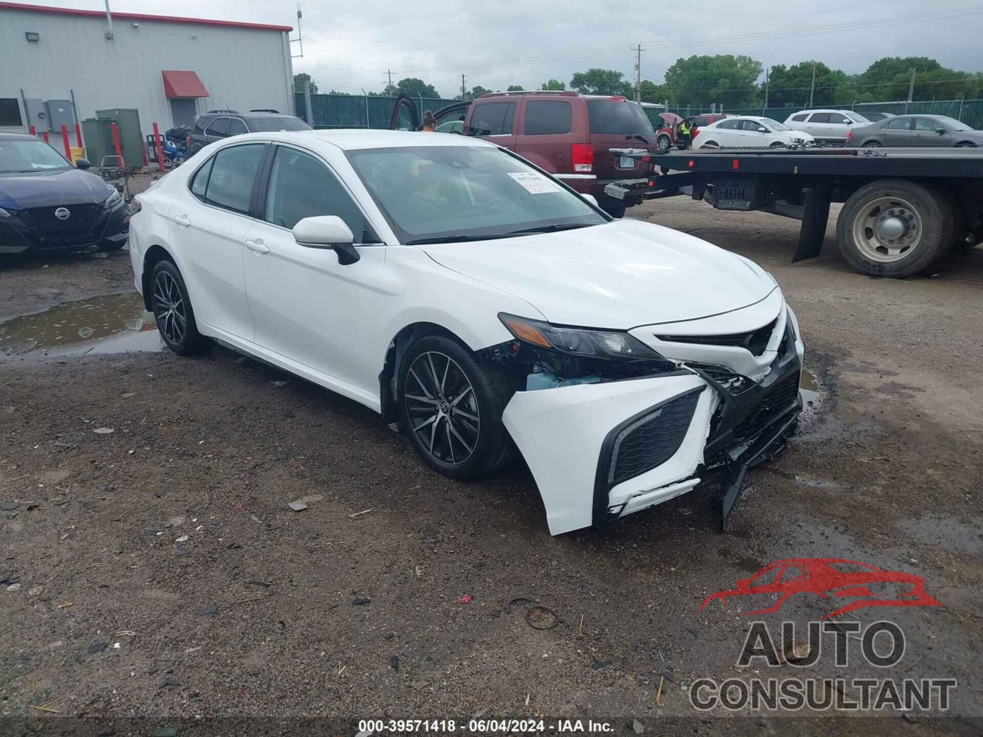 TOYOTA CAMRY 2023 - 4T1G11AK4PU817617