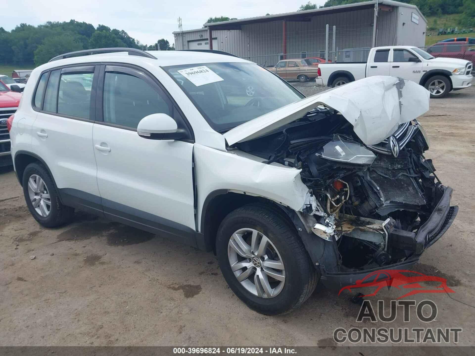 VOLKSWAGEN TIGUAN 2016 - WVGBV7AX1GW609857