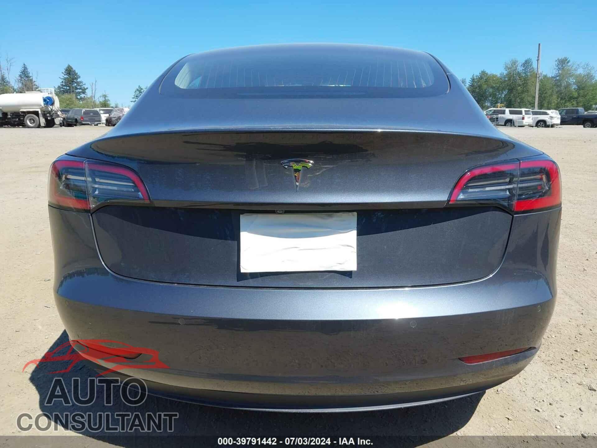 TESLA MODEL 3 2018 - 5YJ3E1EA1JF016393