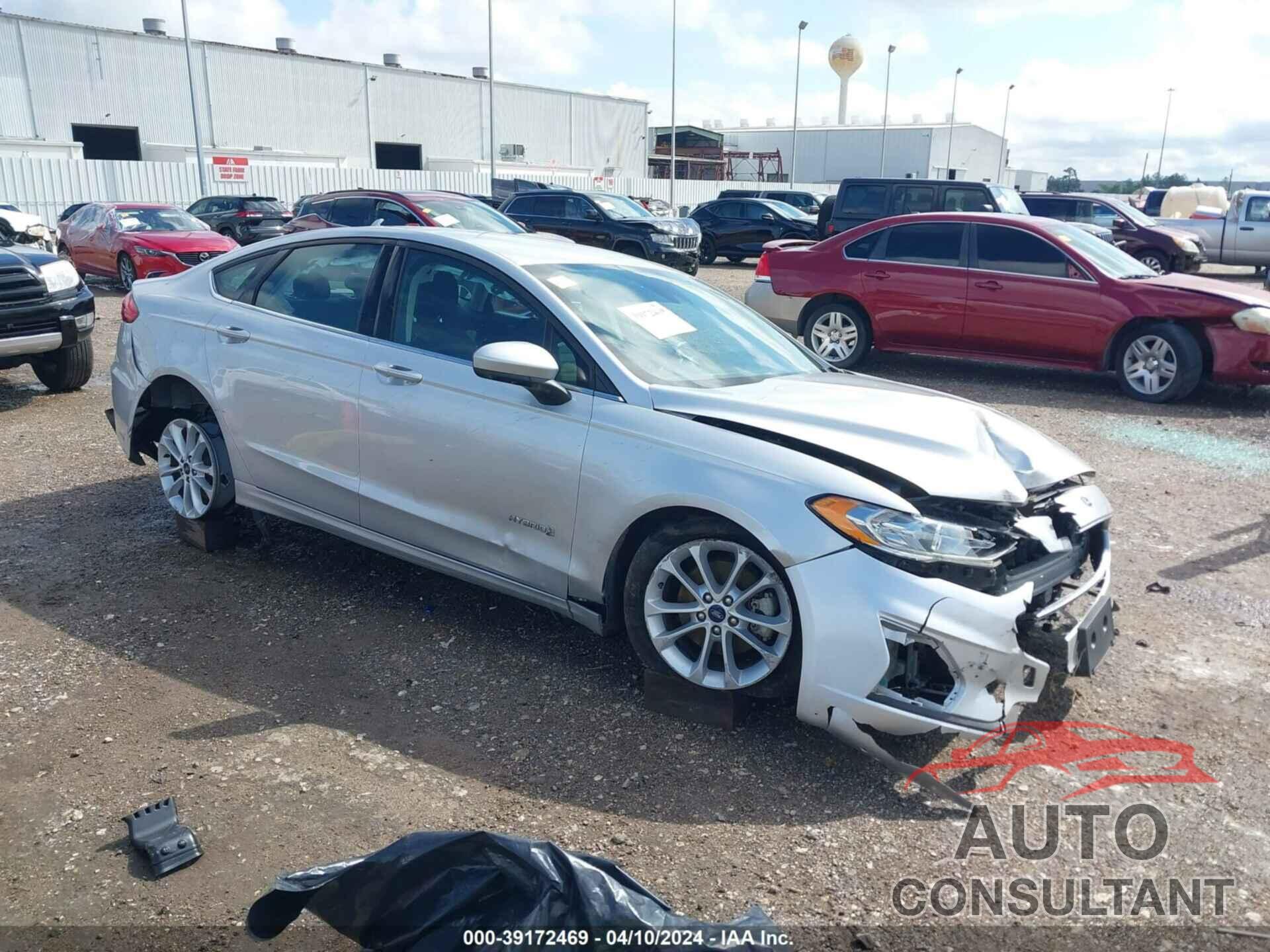 FORD FUSION HYBRID 2019 - 3FA6P0LU9KR226082