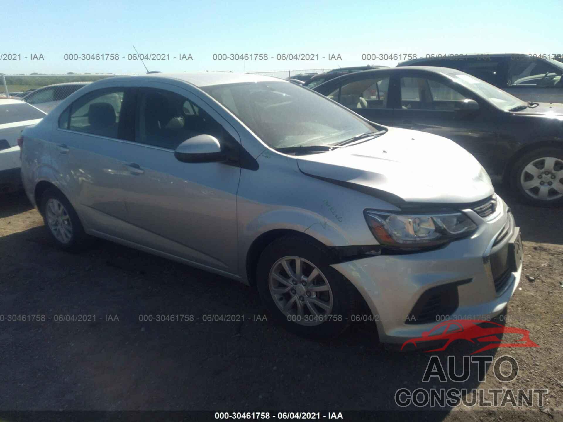 CHEVROLET SONIC 2017 - 1G1JD5SH1H4128981