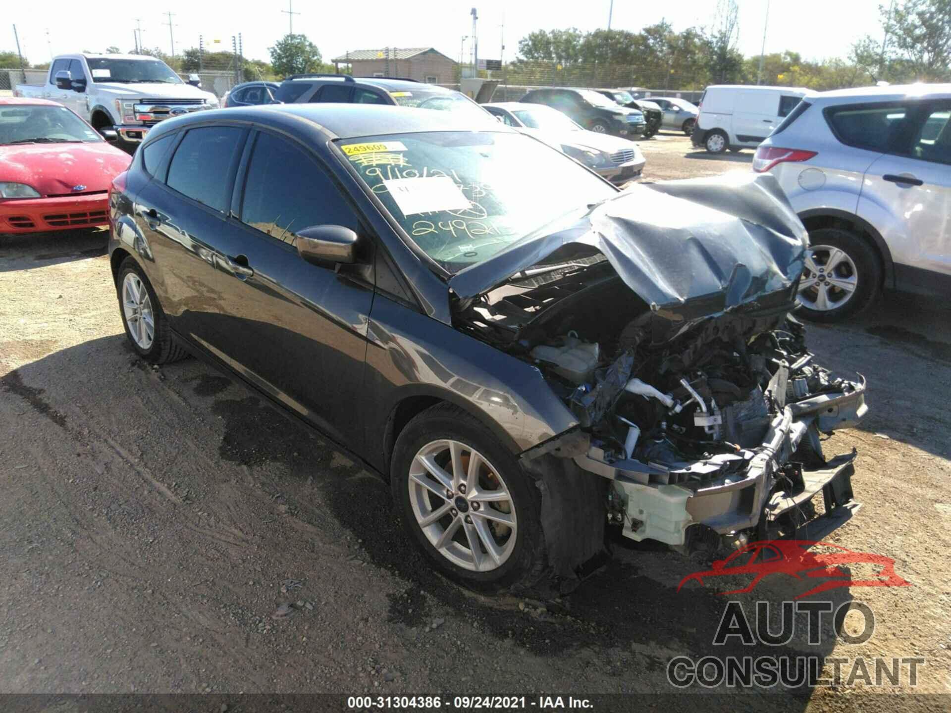 FORD FOCUS 2018 - 1FADP3K26JL249213