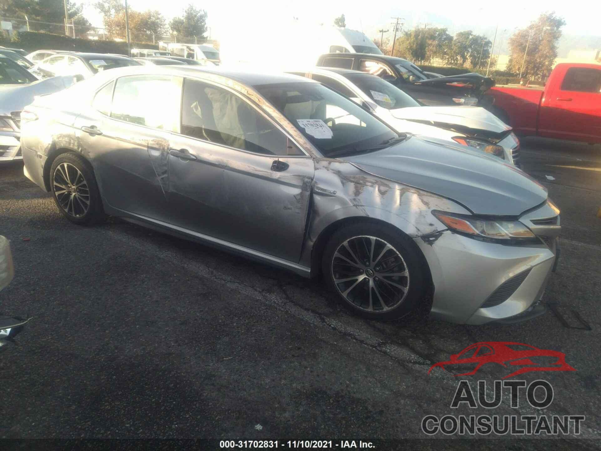 TOYOTA CAMRY 2019 - 4T1B21HK0KU519197