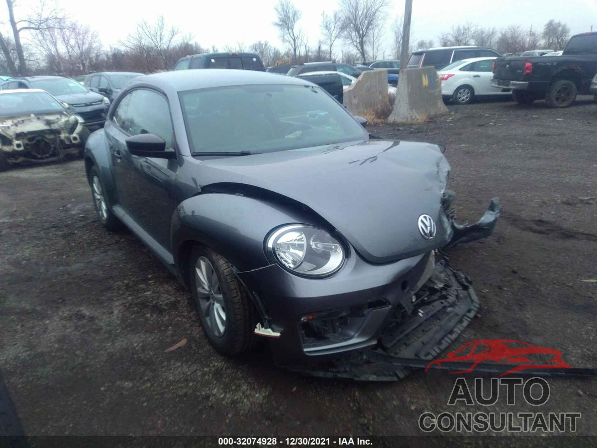 VOLKSWAGEN BEETLE 2017 - 3VWF17AT2HM618676