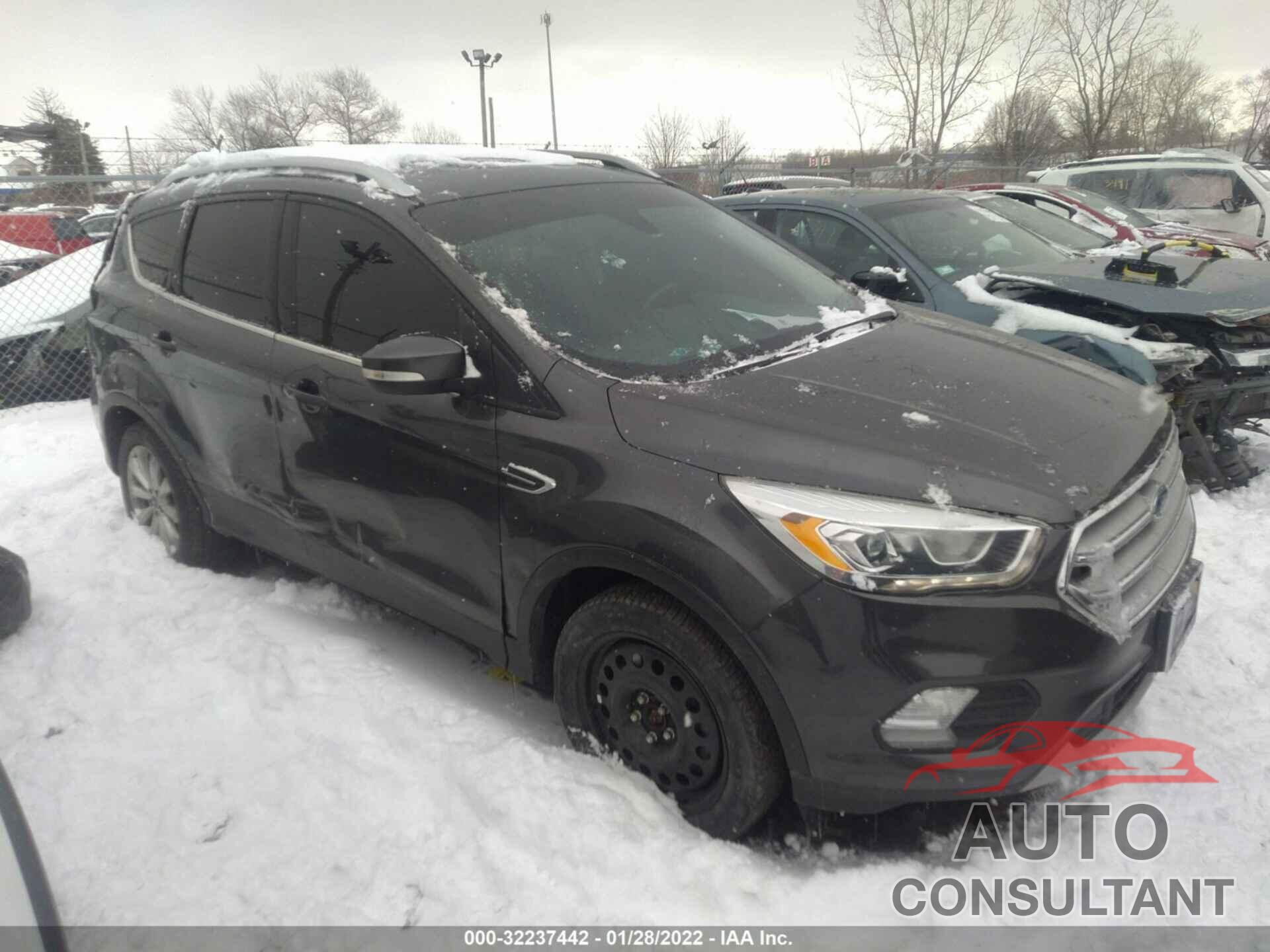 FORD ESCAPE 2017 - 1FMCU9J97HUA76995