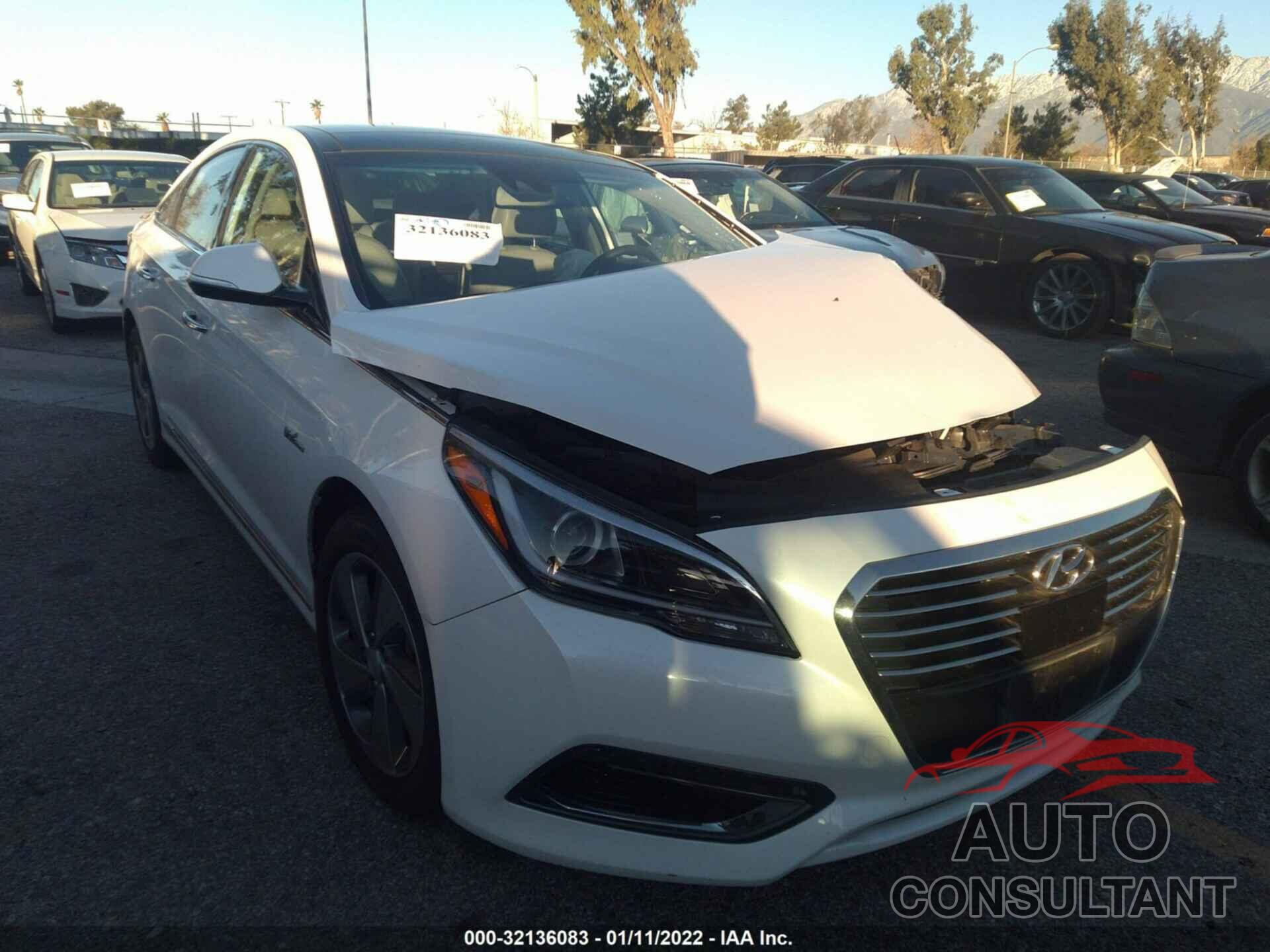 HYUNDAI SONATA HYBRID 2017 - KMHE34L13HA047811