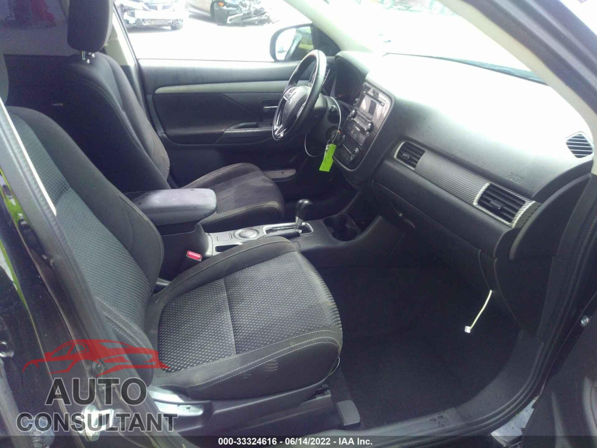 MITSUBISHI OUTLANDER 2016 - JA4AD2A36GZ018564