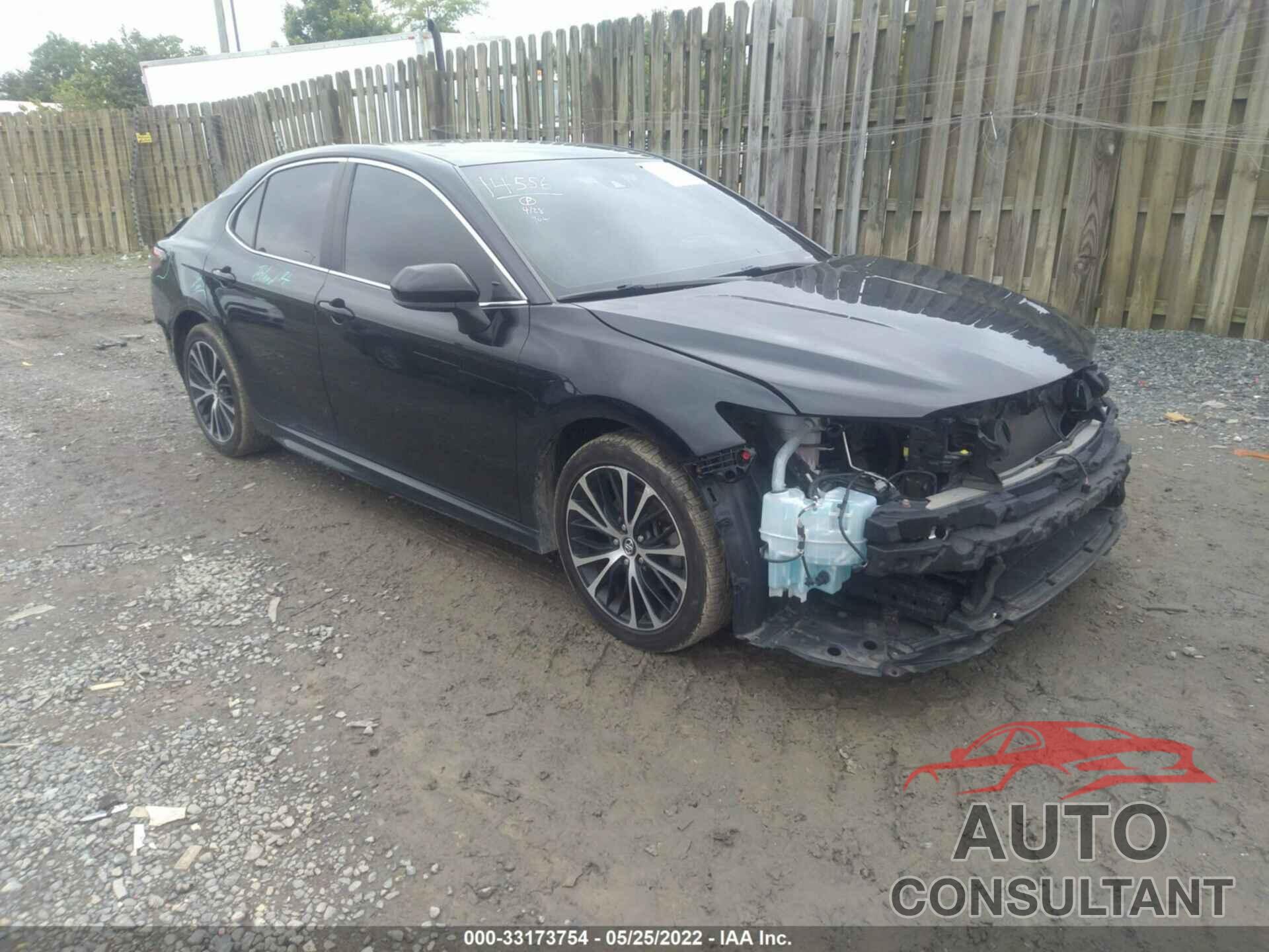 TOYOTA CAMRY 2018 - 4T1B11HK0JU608527