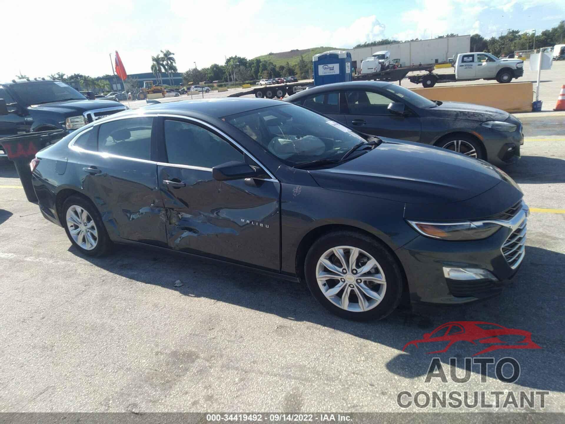 CHEVROLET MALIBU 2021 - 1G1ZD5ST0MF030787