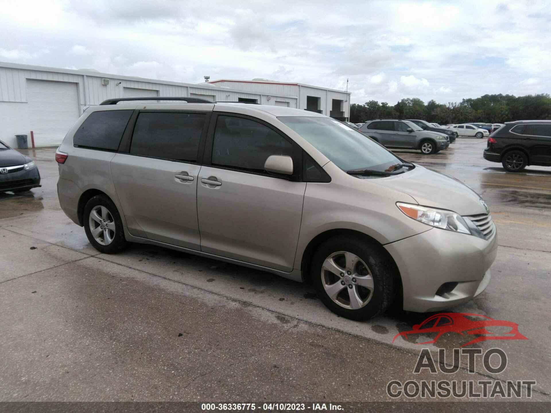 TOYOTA SIENNA 2015 - 5TDKK3DC5FS656600