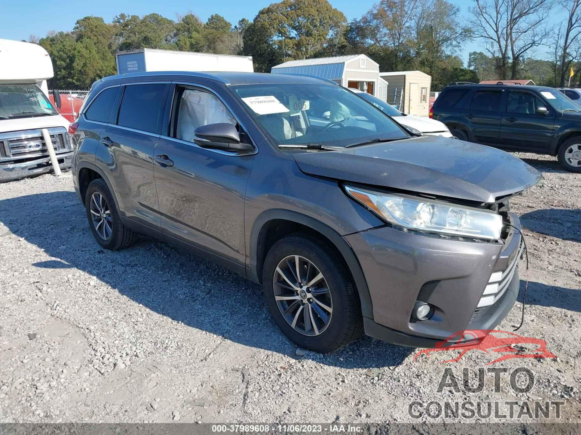 TOYOTA HIGHLANDER 2018 - 5TDKZRFH4JS547979