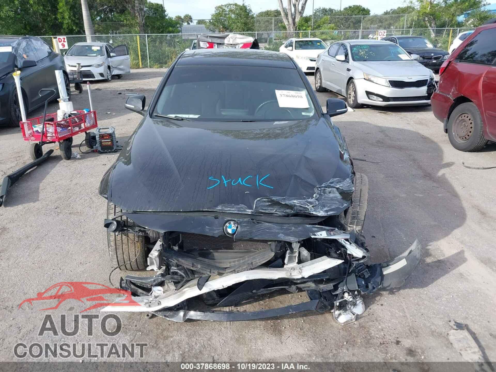 BMW 320I 2016 - WBA8E5G55GNU21595