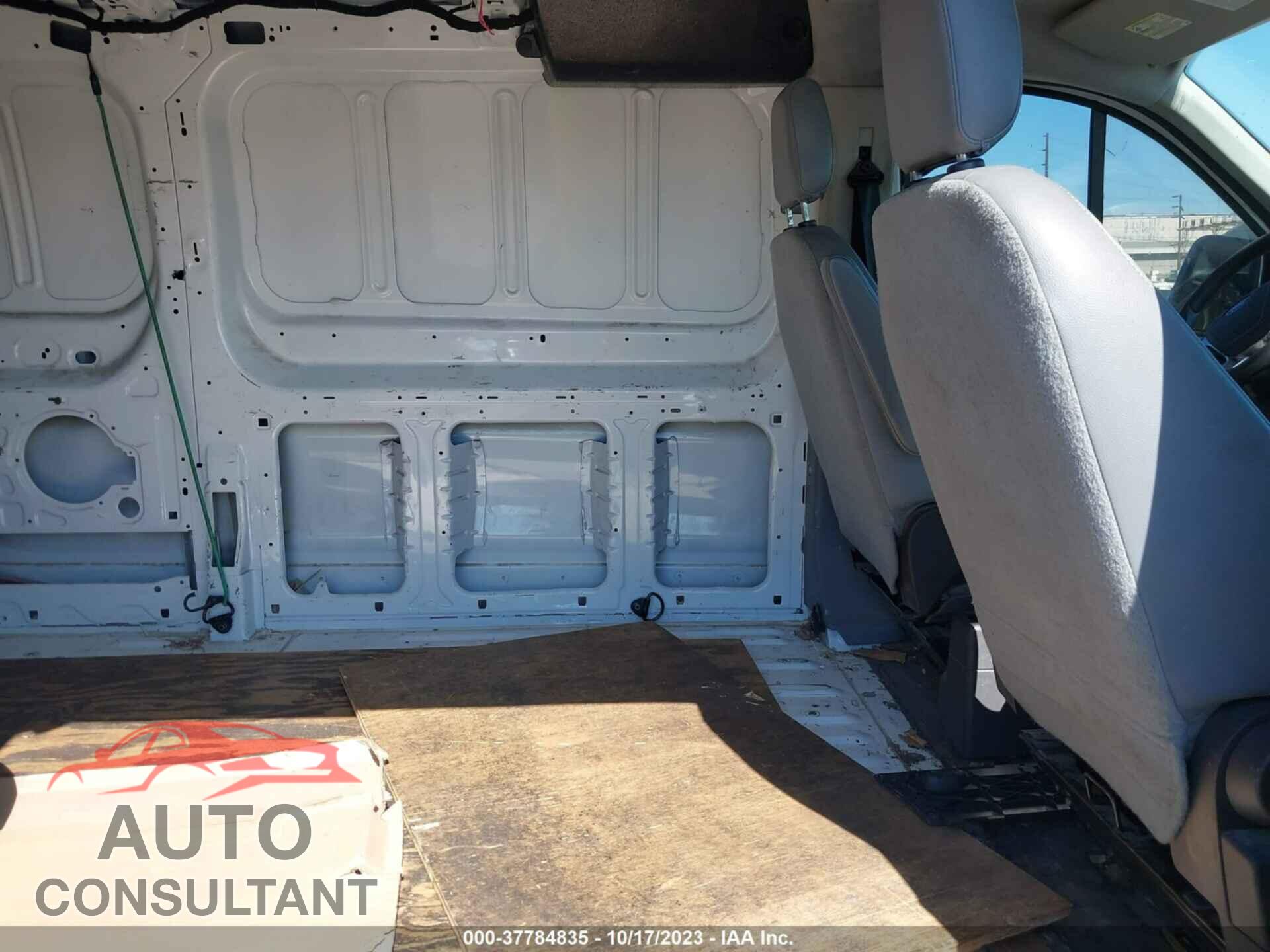 FORD TRANSIT-150 2015 - 1FTNE2YM8FKB30051