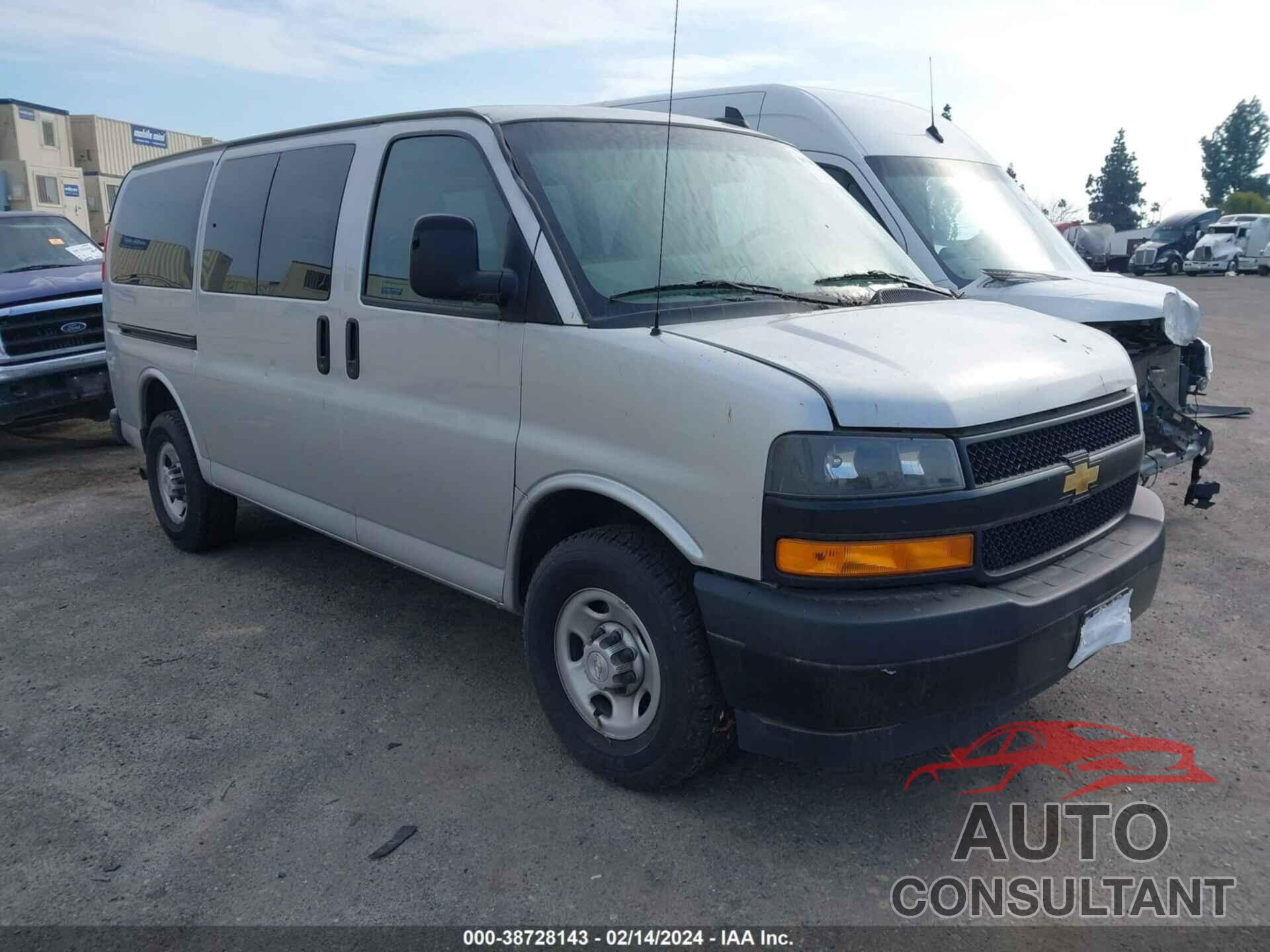 CHEVROLET EXPRESS 2500 2018 - 1GCWGAFG2J1340620