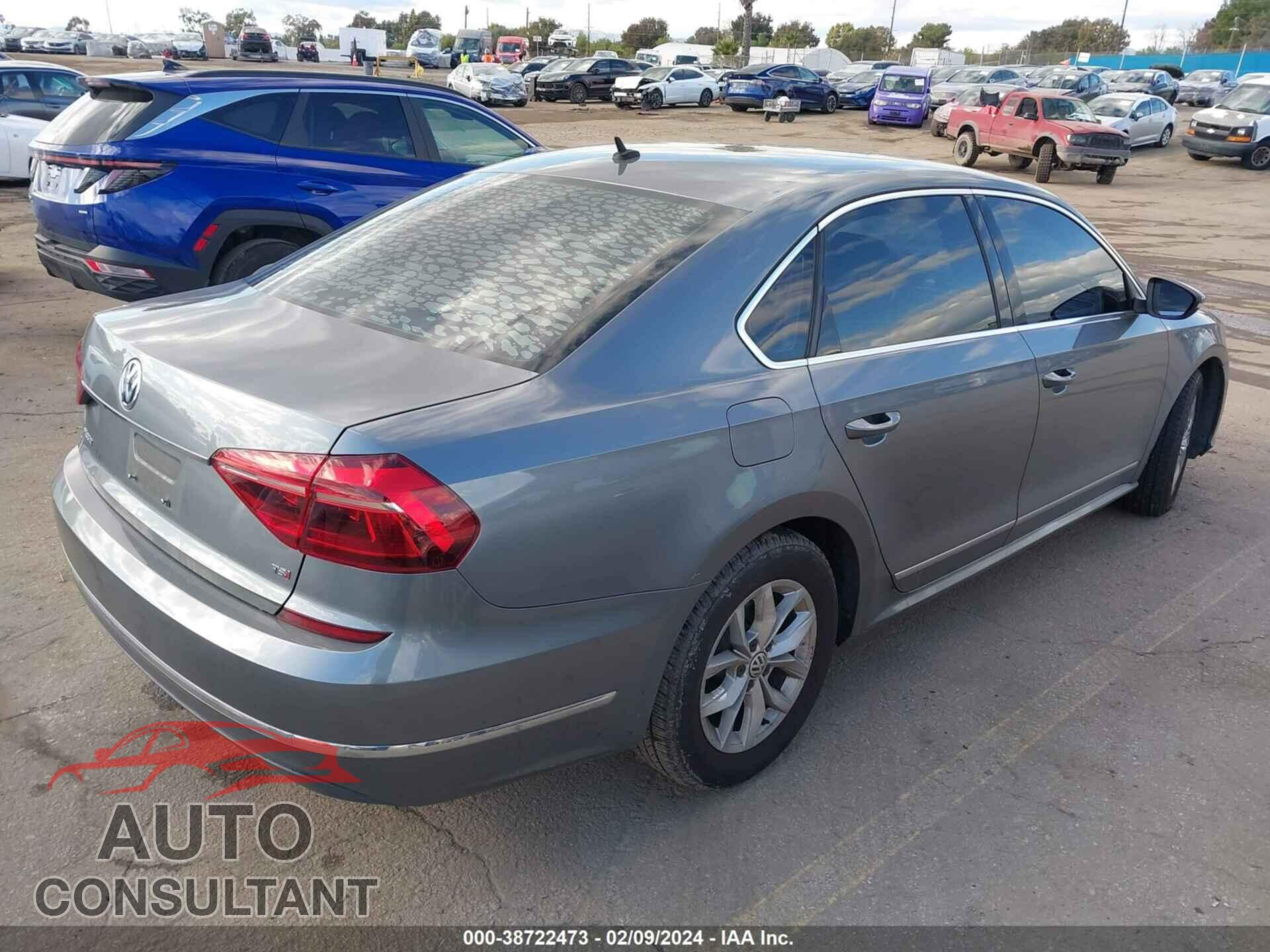 VOLKSWAGEN PASSAT 2017 - 1VWAT7A35HC009541