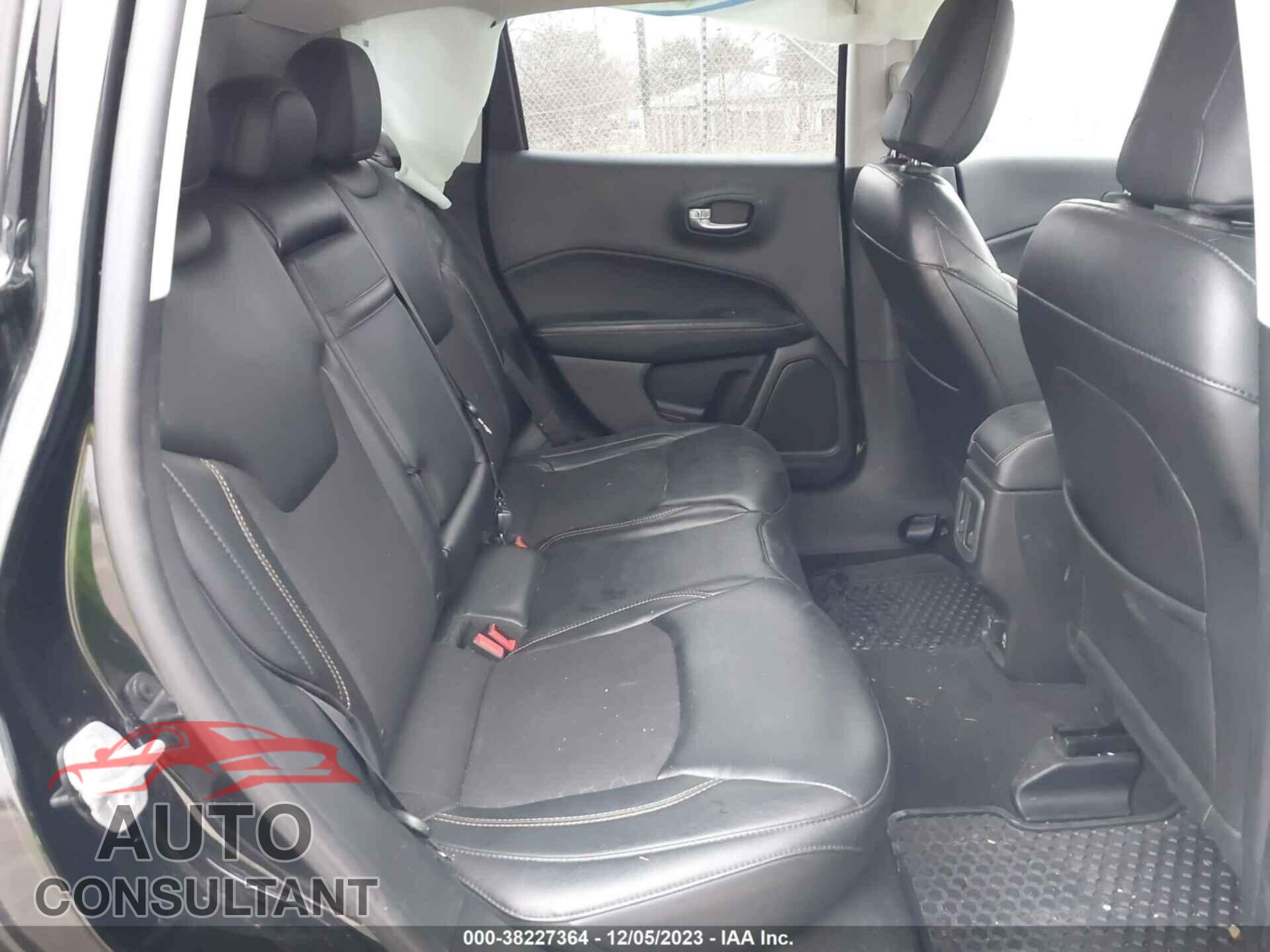 JEEP COMPASS 2018 - 3C4NJDBB7JT400067