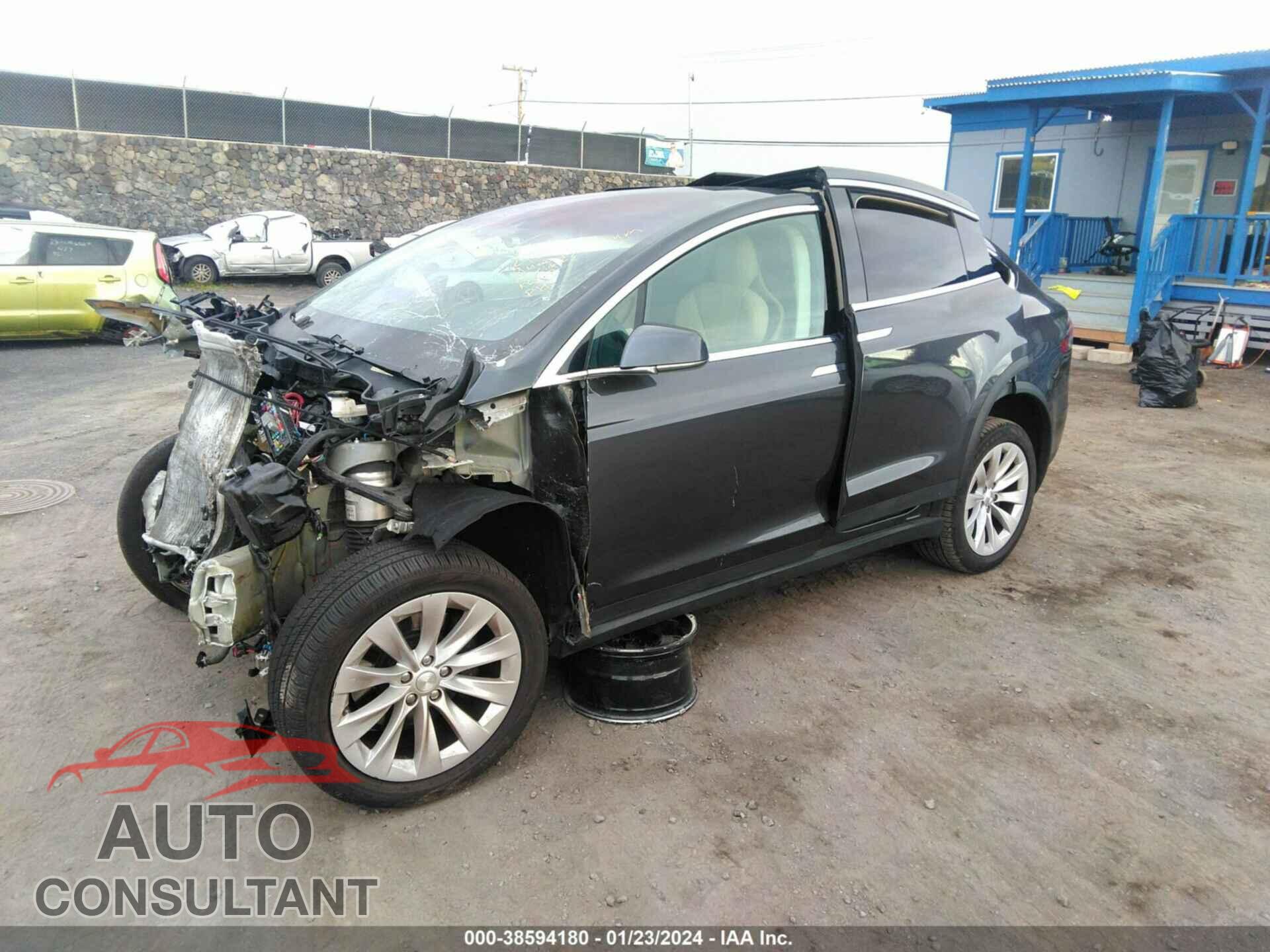 TESLA MODEL X 2016 - 5YJXCBE21GF004811