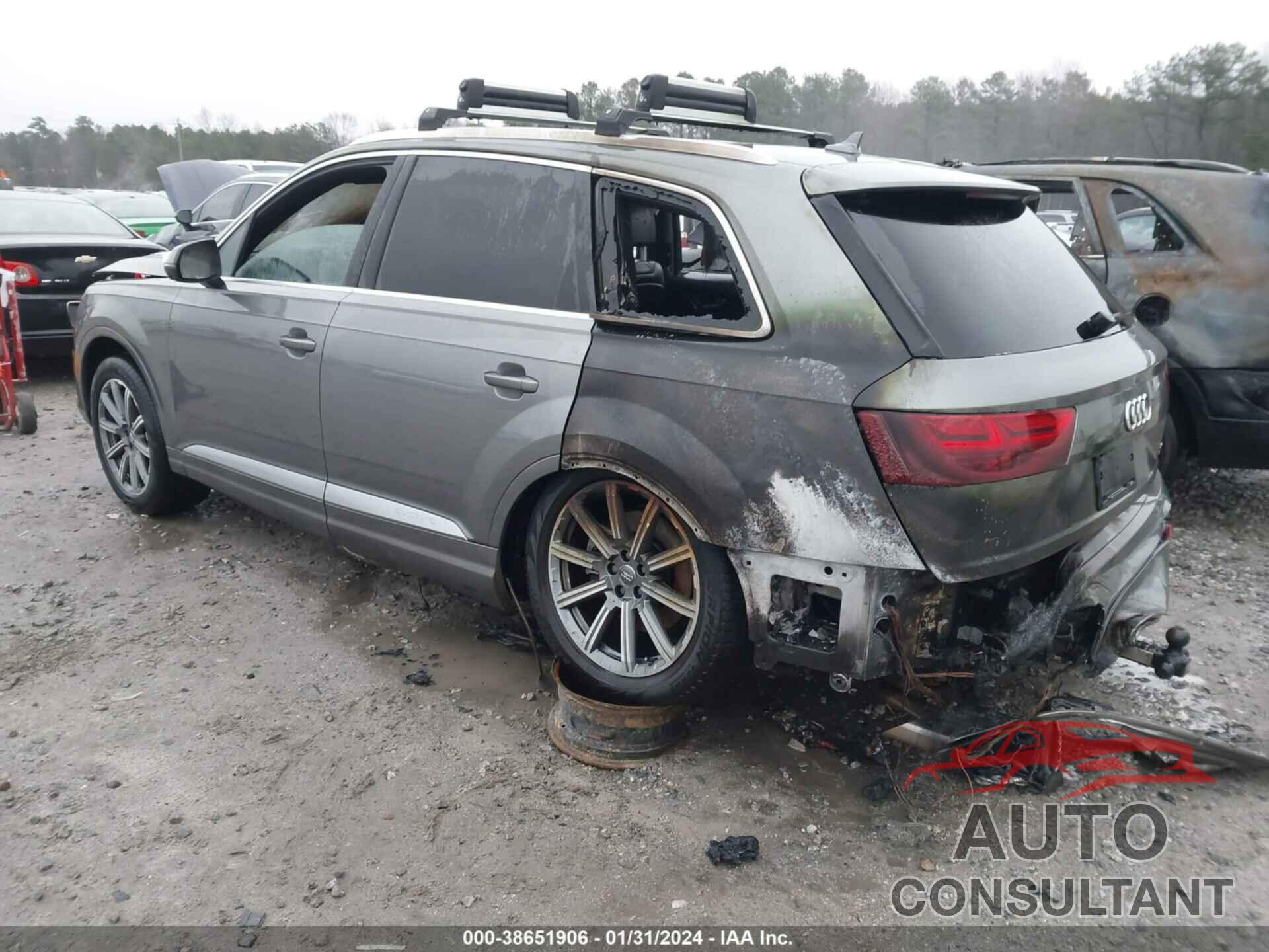 AUDI Q7 2017 - WA1LAAF70HD037813