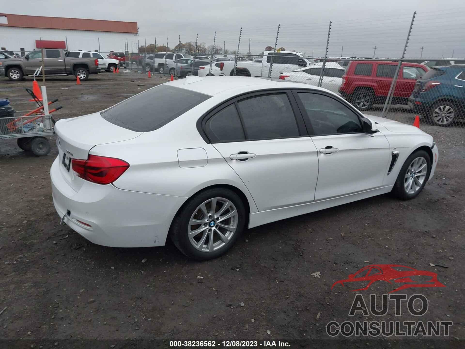 BMW 320I 2018 - WBA8E1G52JNU92737