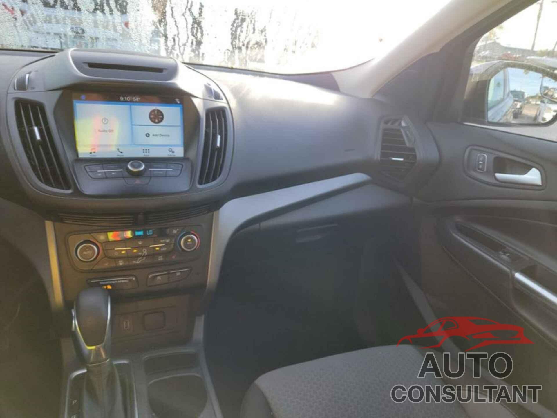 FORD ESCAPE 2018 - 1FMCU0GD0JUD55010
