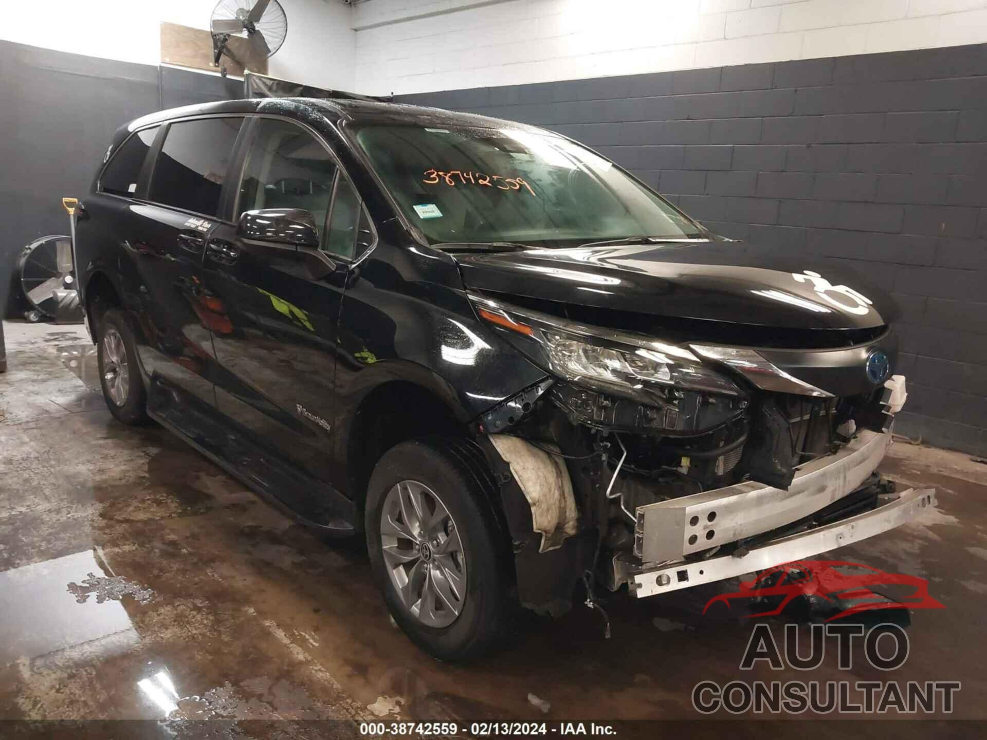 TOYOTA SIENNA 2022 - 5TDKRKECXNS108563