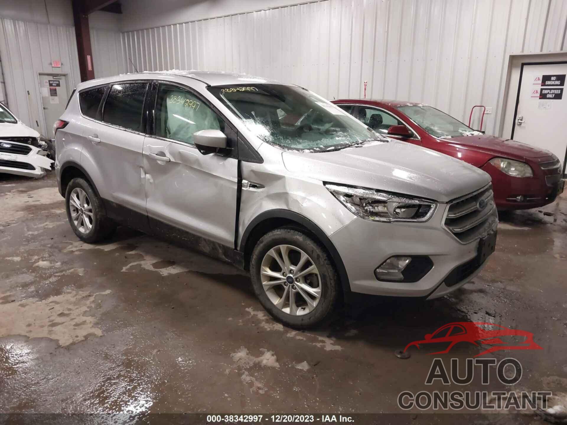 FORD ESCAPE 2017 - 1FMCU9GD5HUE21940