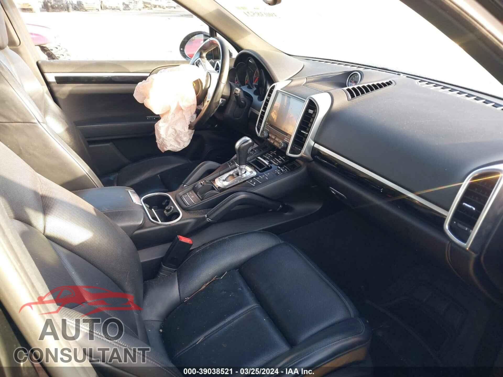 PORSCHE CAYENNE 2017 - WP1AA2A27HKA80277