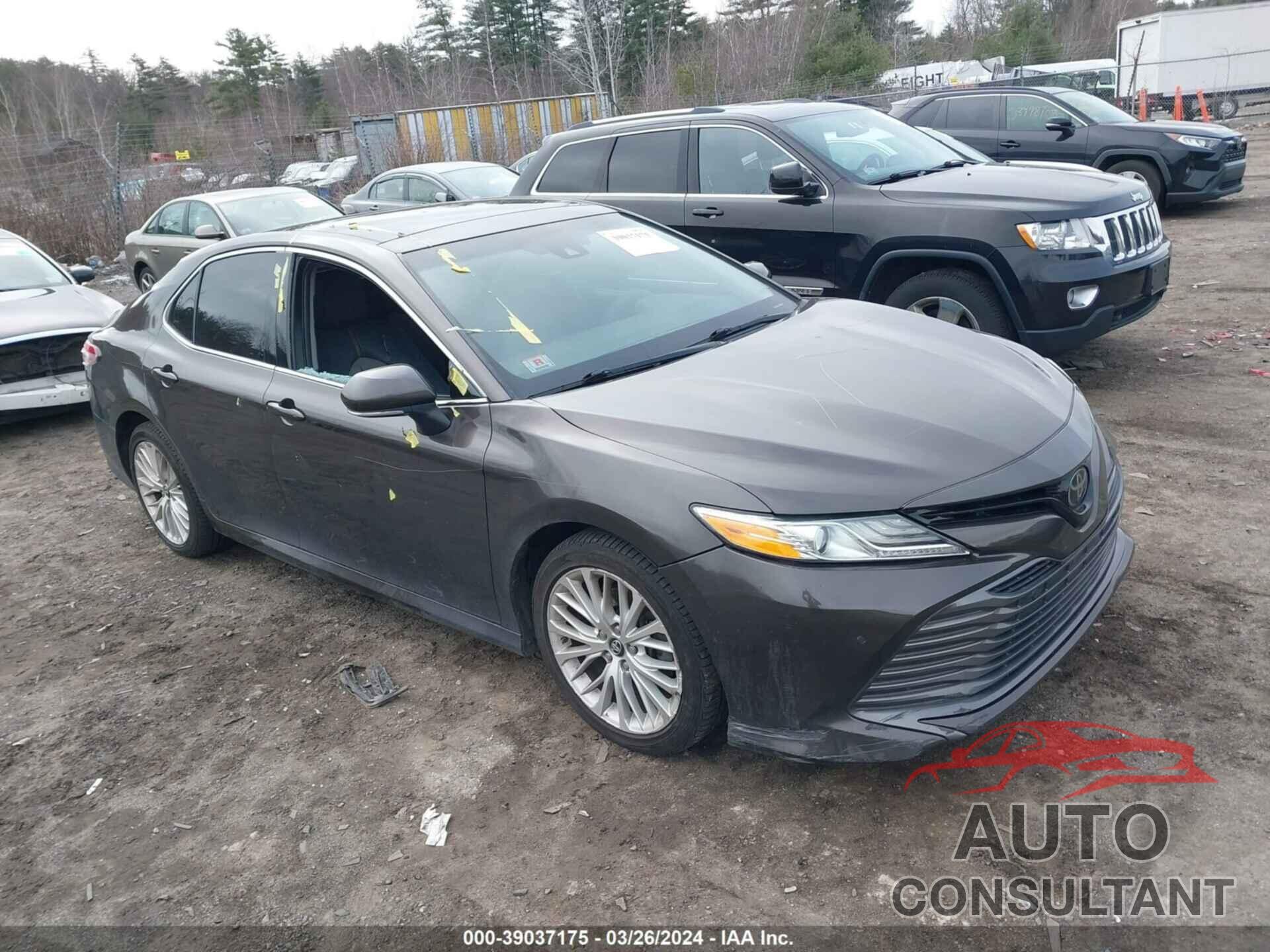 TOYOTA CAMRY 2018 - 4T1B11HK9JU125439