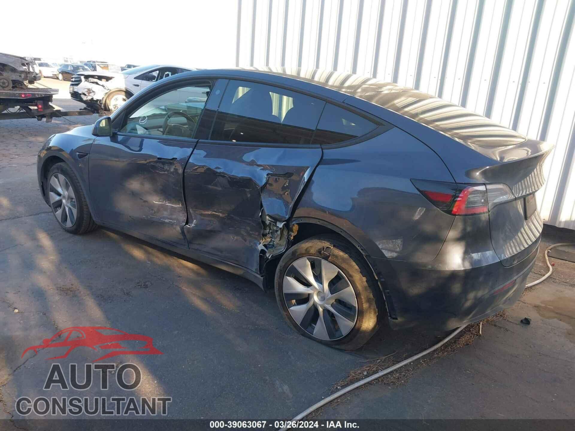 TESLA MODEL Y 2023 - 7SAYGAEE4PF632779