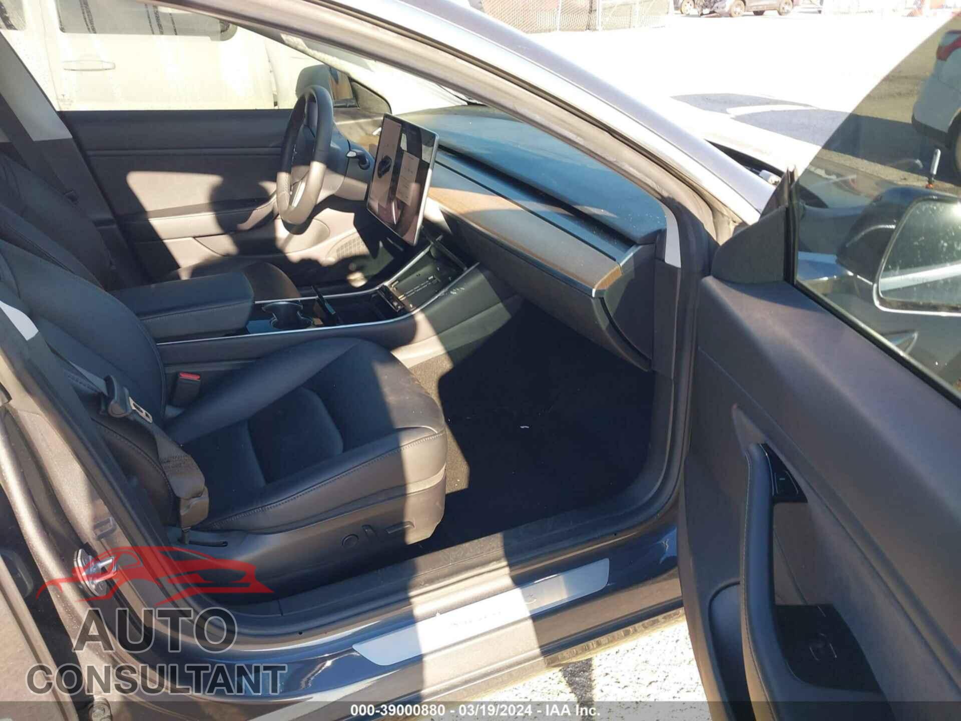 TESLA MODEL 3 2019 - 5YJ3E1EB3KF413386