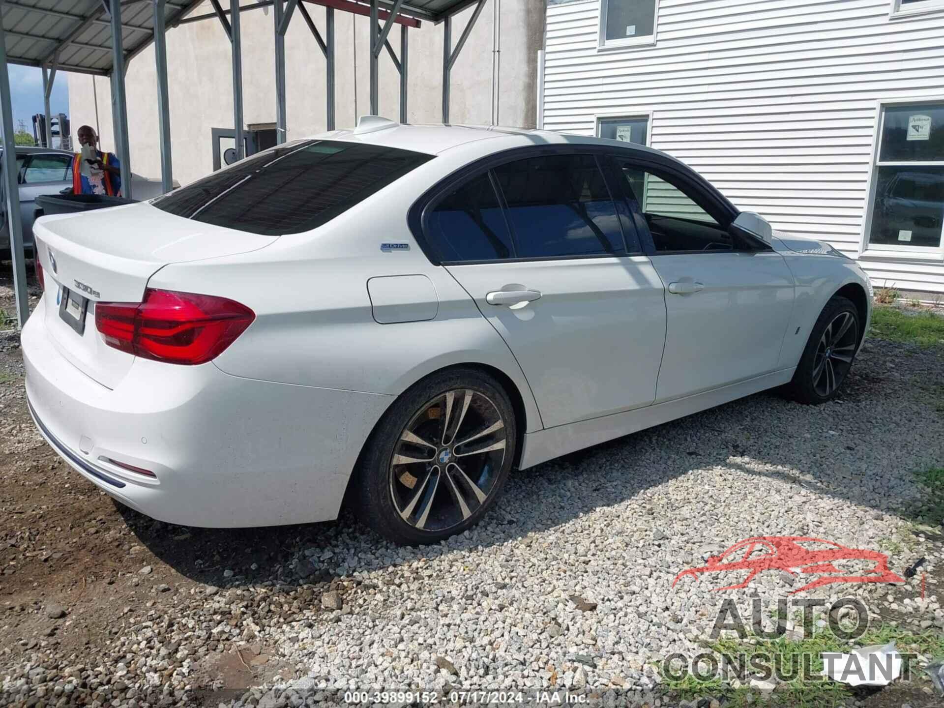 BMW 330E 2018 - WBA8E1C53JA171657