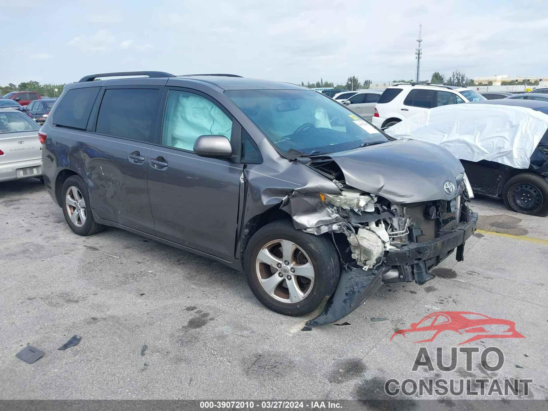 TOYOTA SIENNA 2017 - 5TDKZ3DC7HS792015