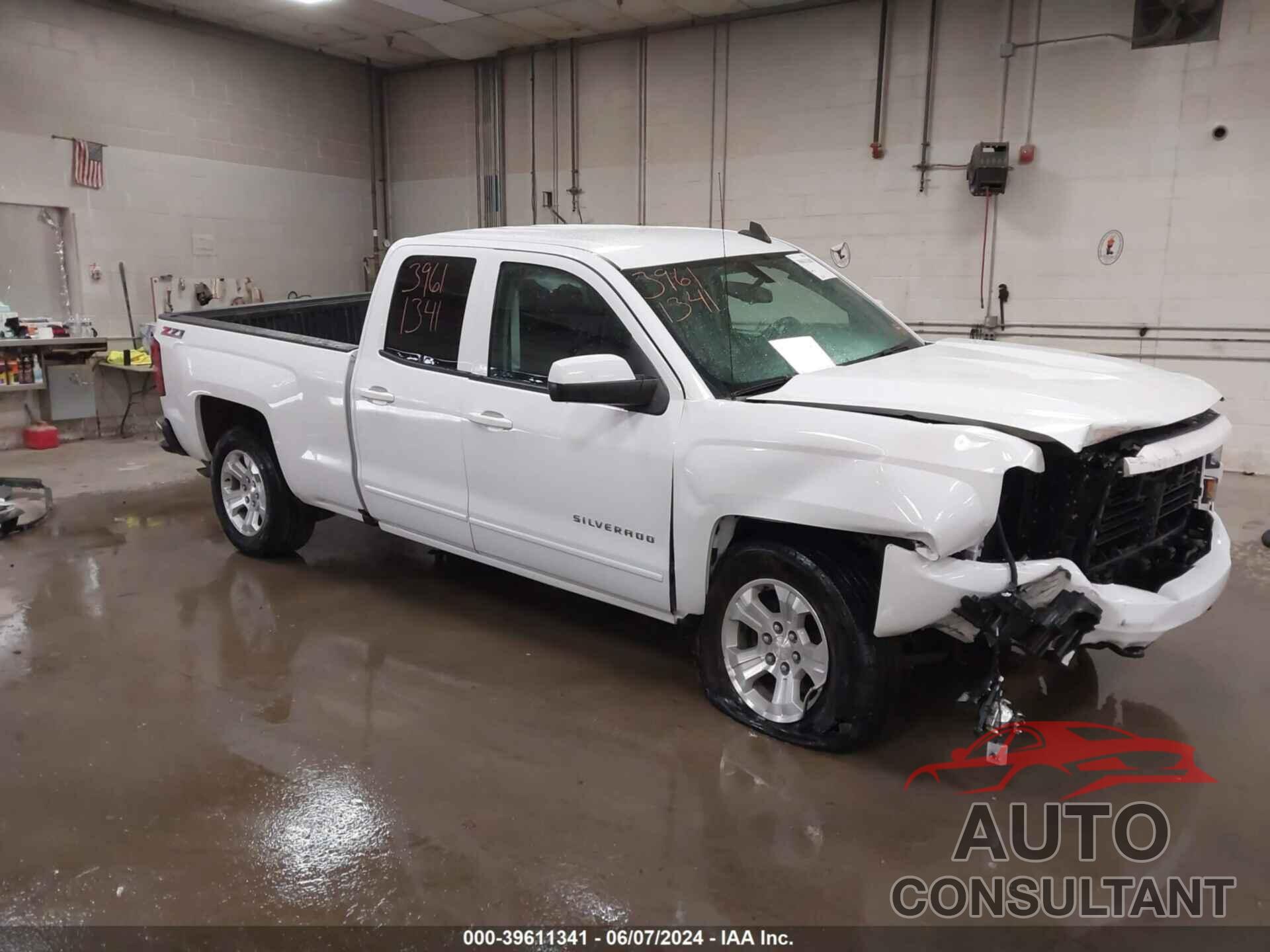 CHEVROLET SILVERADO 1500 2017 - 1GCVKREC4HZ269066