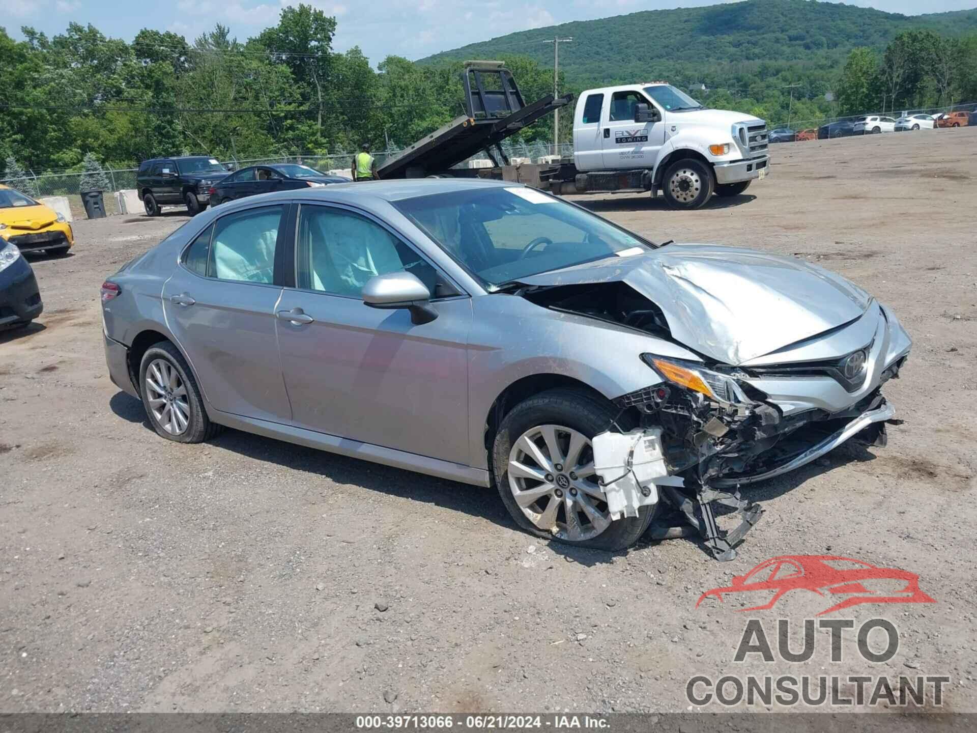 TOYOTA CAMRY 2018 - 4T1B11HK0JU650437