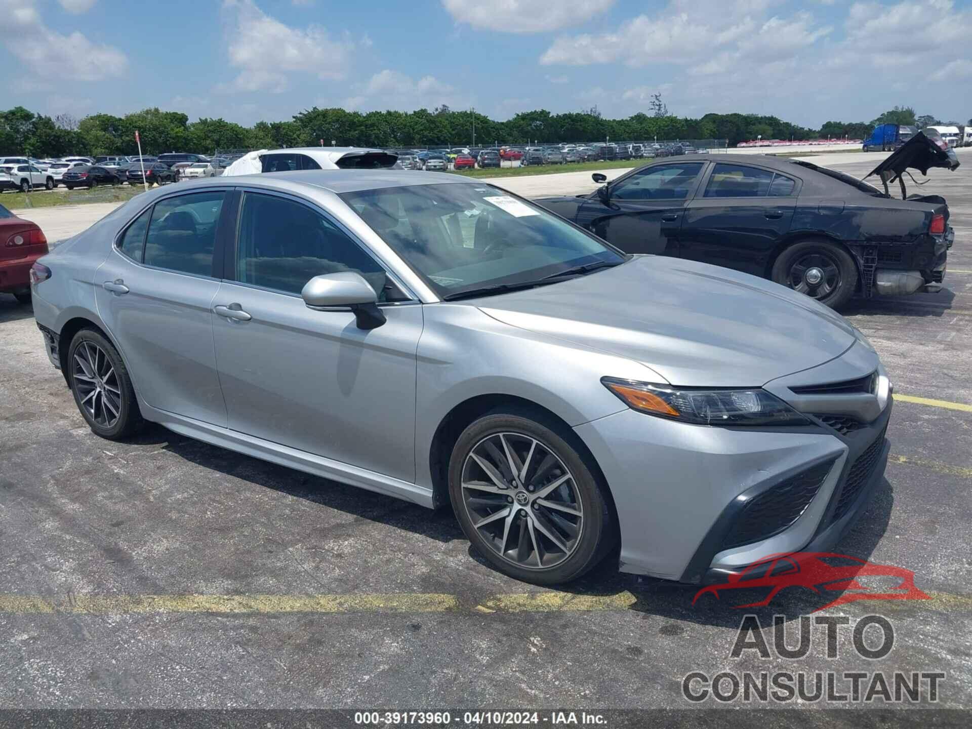 TOYOTA CAMRY 2023 - 4T1G11AK0PU094672