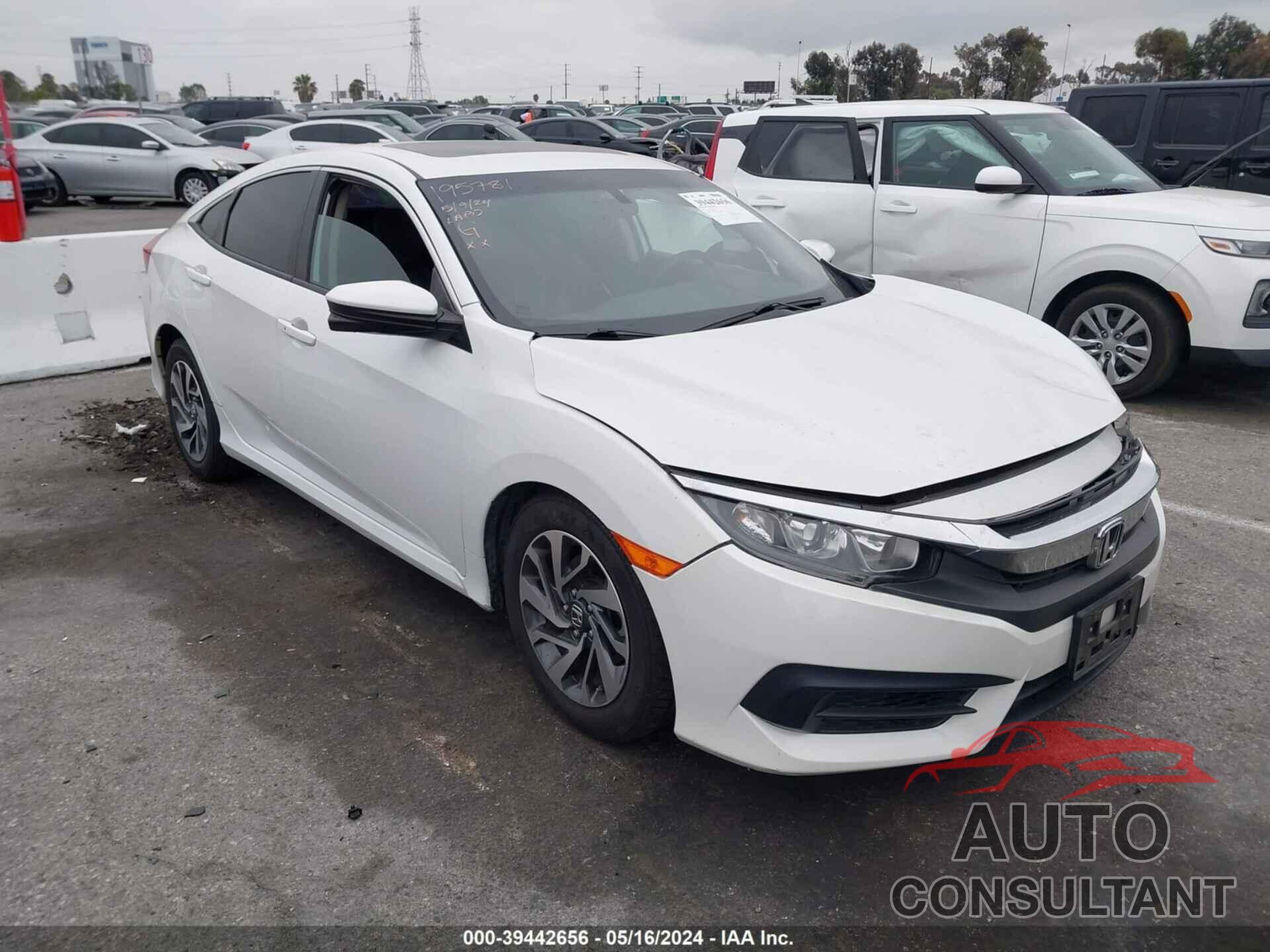 HONDA CIVIC 2018 - 19XFC2F75JE208501