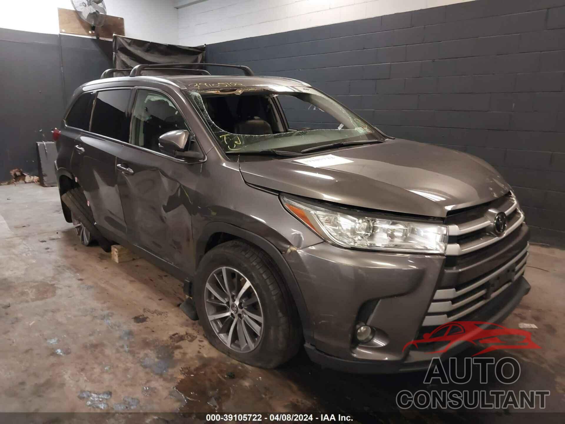 TOYOTA HIGHLANDER 2019 - 5TDJZRFH5KS617356