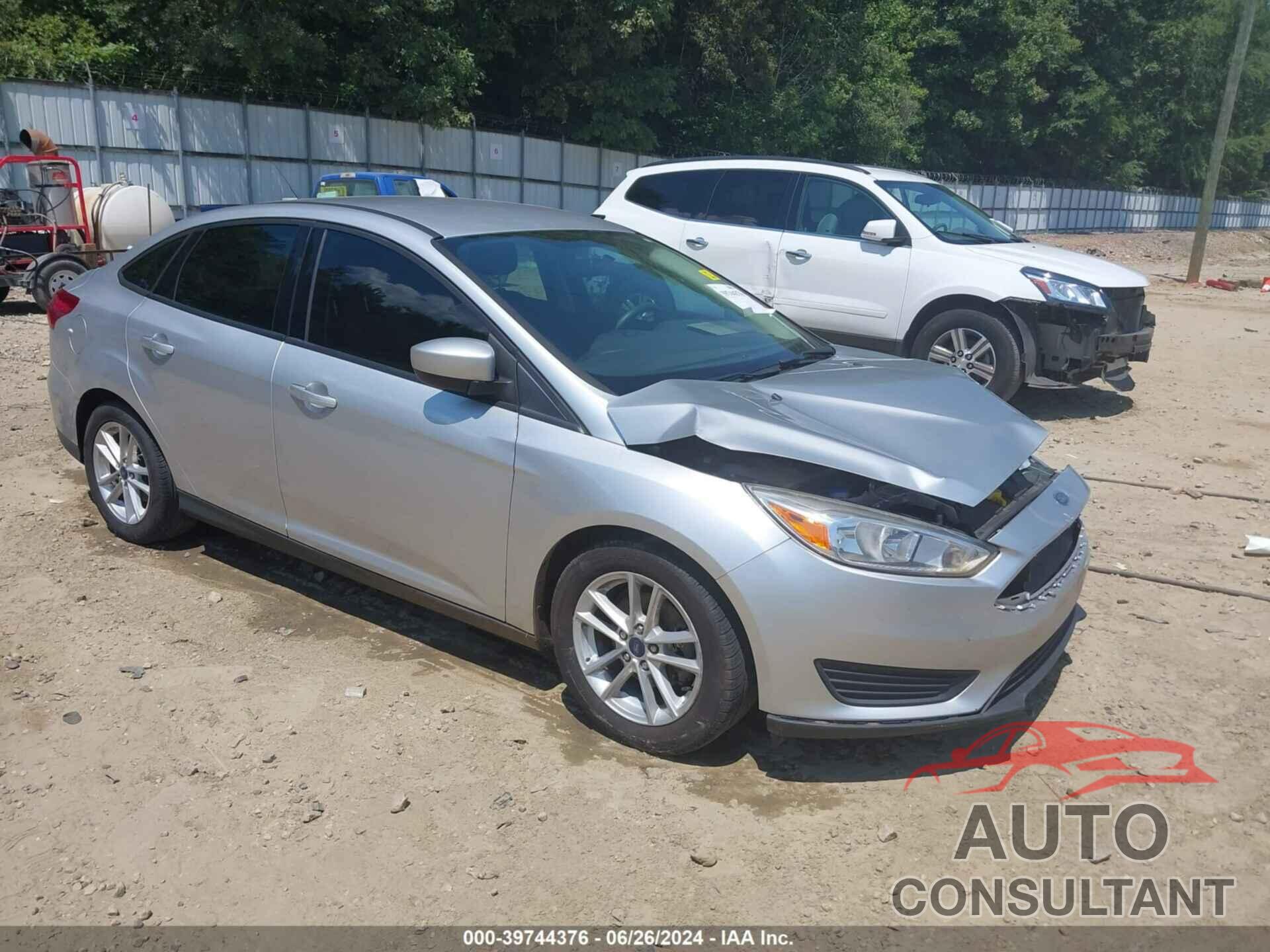 FORD FOCUS 2018 - 1FADP3FEXJL307604