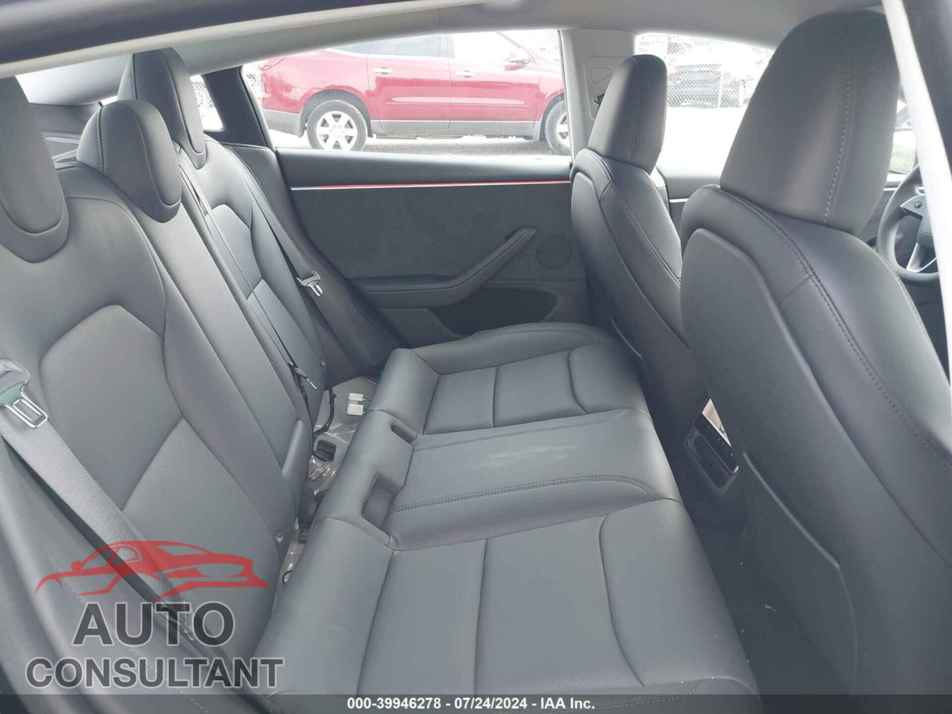 TESLA MODEL 3 2024 - 5YJ3E1EBXRF717079