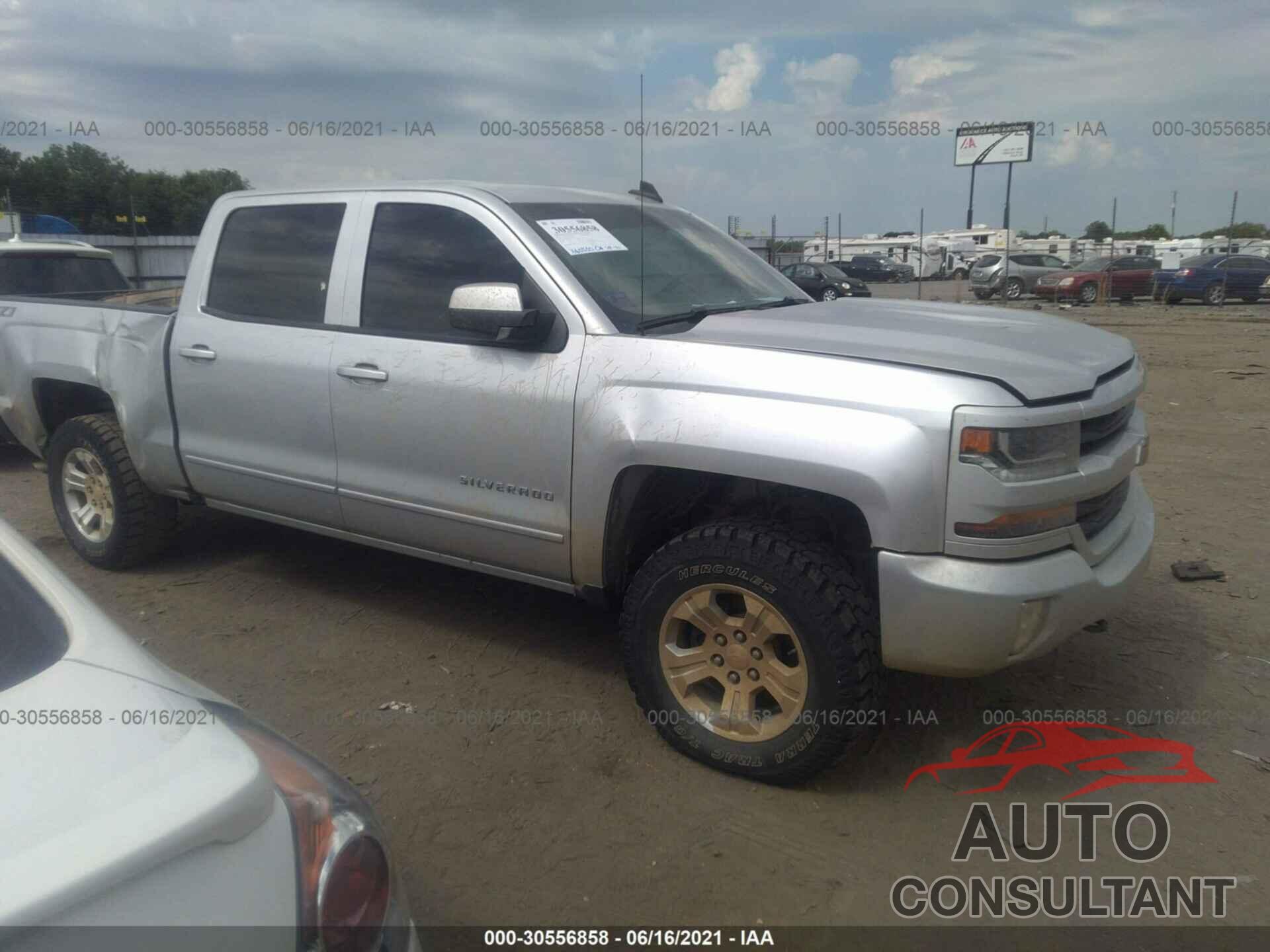 CHEVROLET SILVERADO 1500 2018 - 3GCUKREC2JG368602