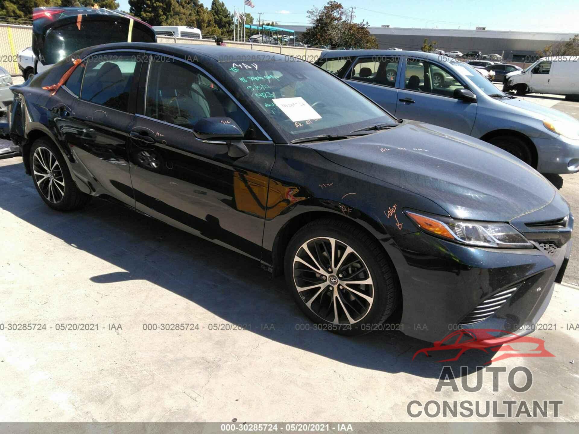 TOYOTA CAMRY 2018 - 4T1B11HK0JU599540