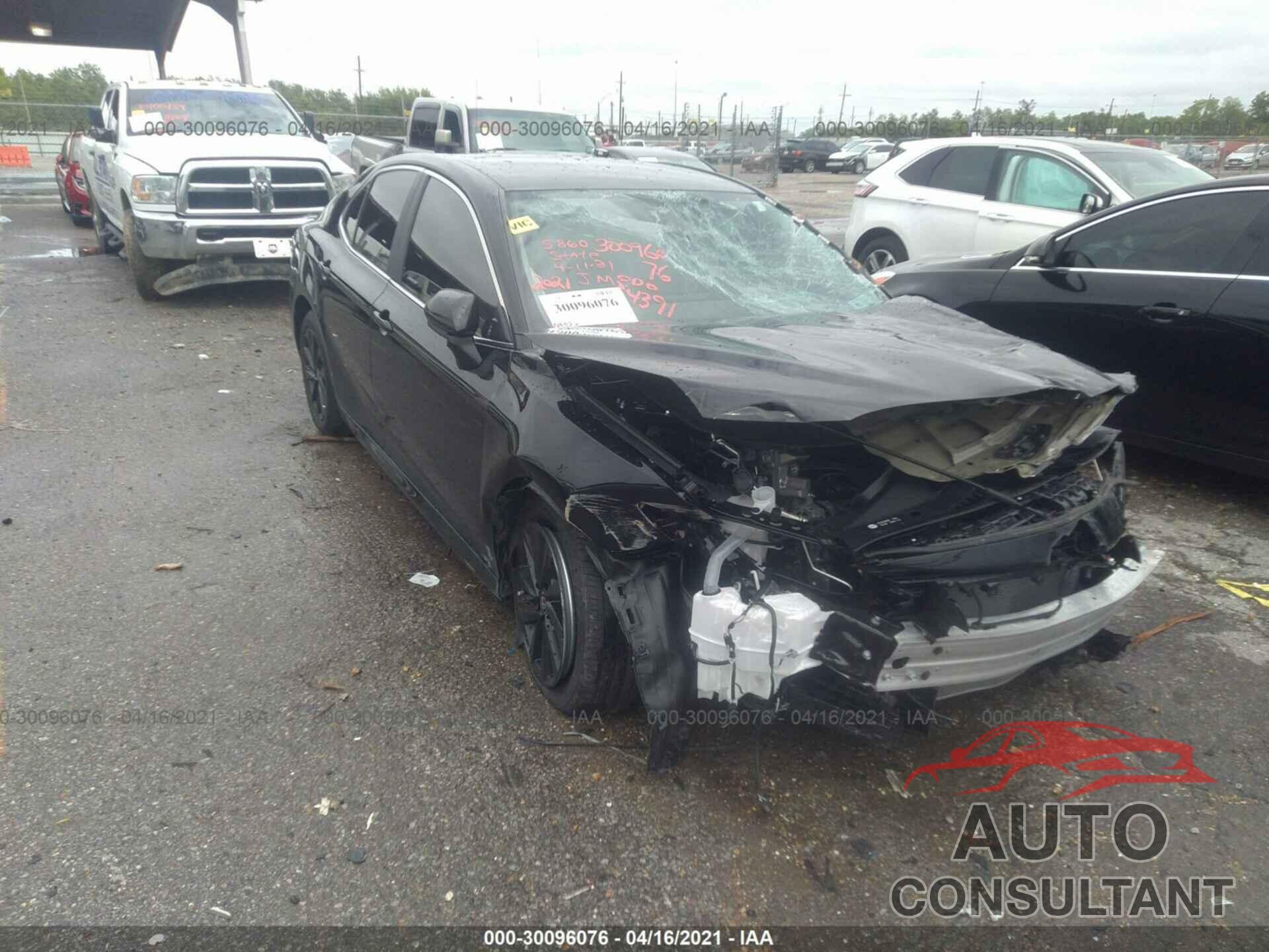 TOYOTA CAMRY 2021 - 4T1C11AK8MU545860