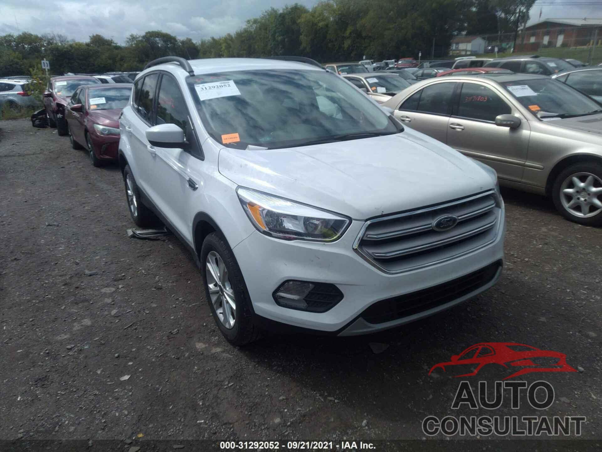 FORD ESCAPE 2018 - 1FMCU0GD8JUB67559