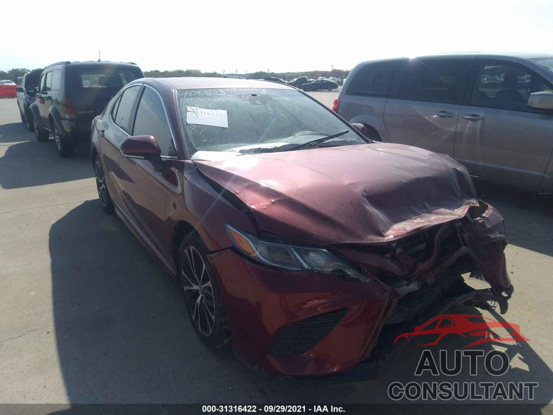 TOYOTA CAMRY 2018 - 4T1B11HK5JU641328