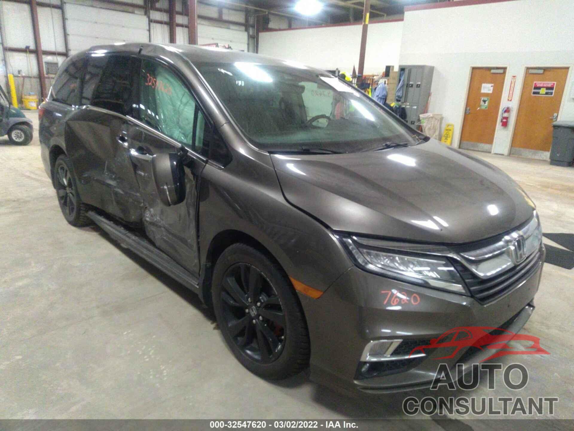 HONDA ODYSSEY 2018 - 5FNRL6H93JB008391