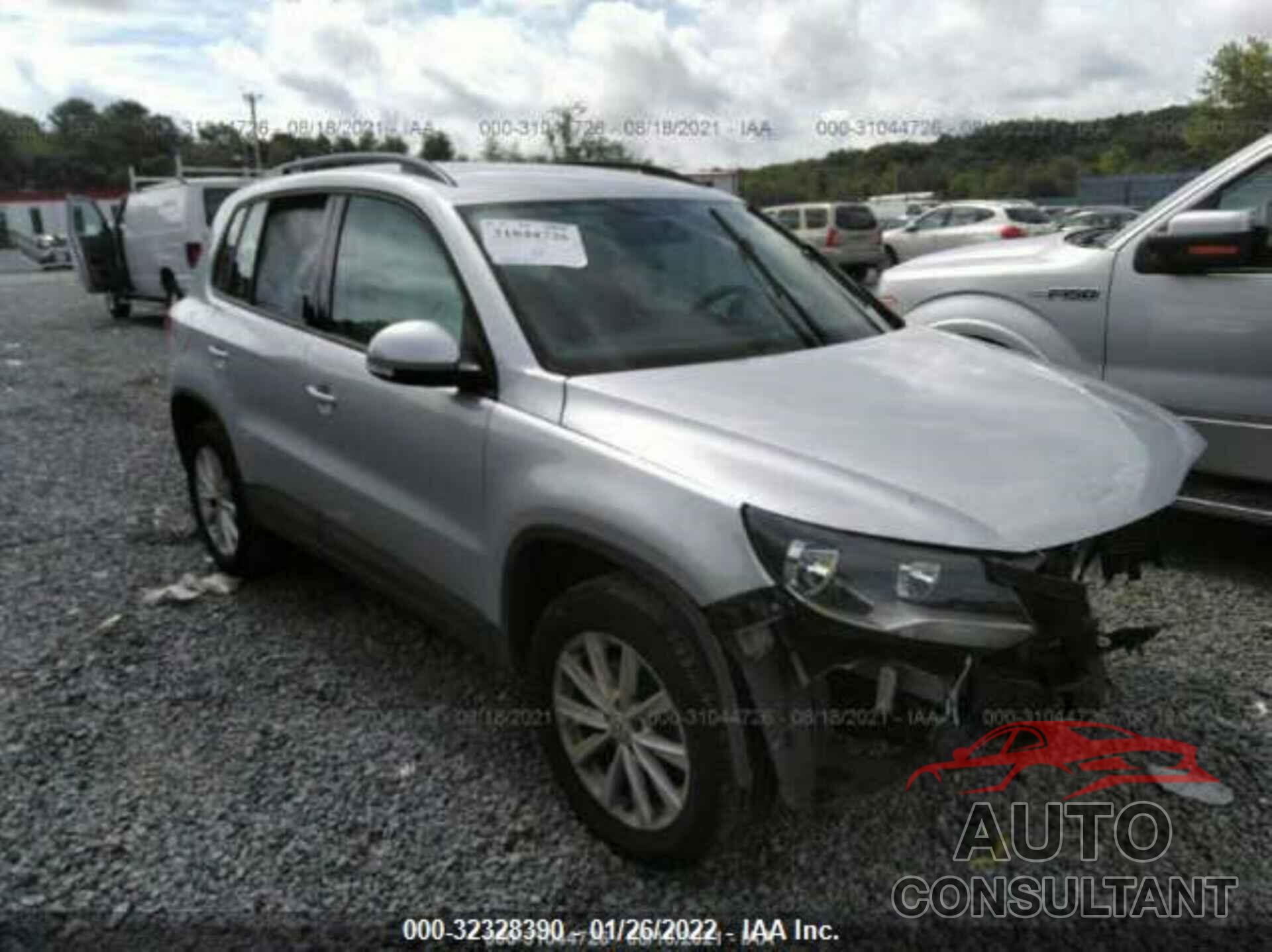 VOLKSWAGEN TIGUAN 2017 - WVGBV7AX2HK051560