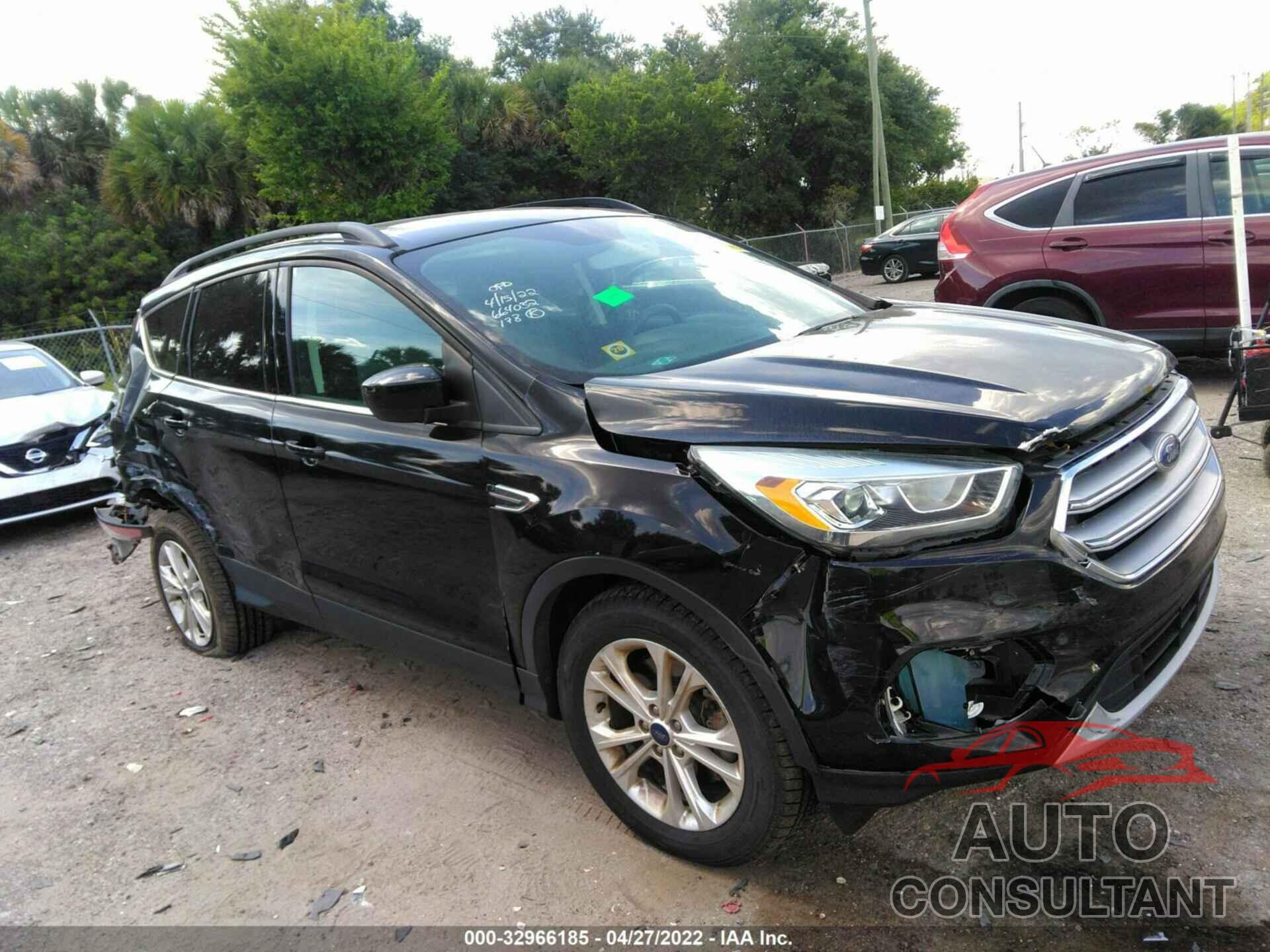 FORD ESCAPE 2017 - 1FMCU9G97HUC93048