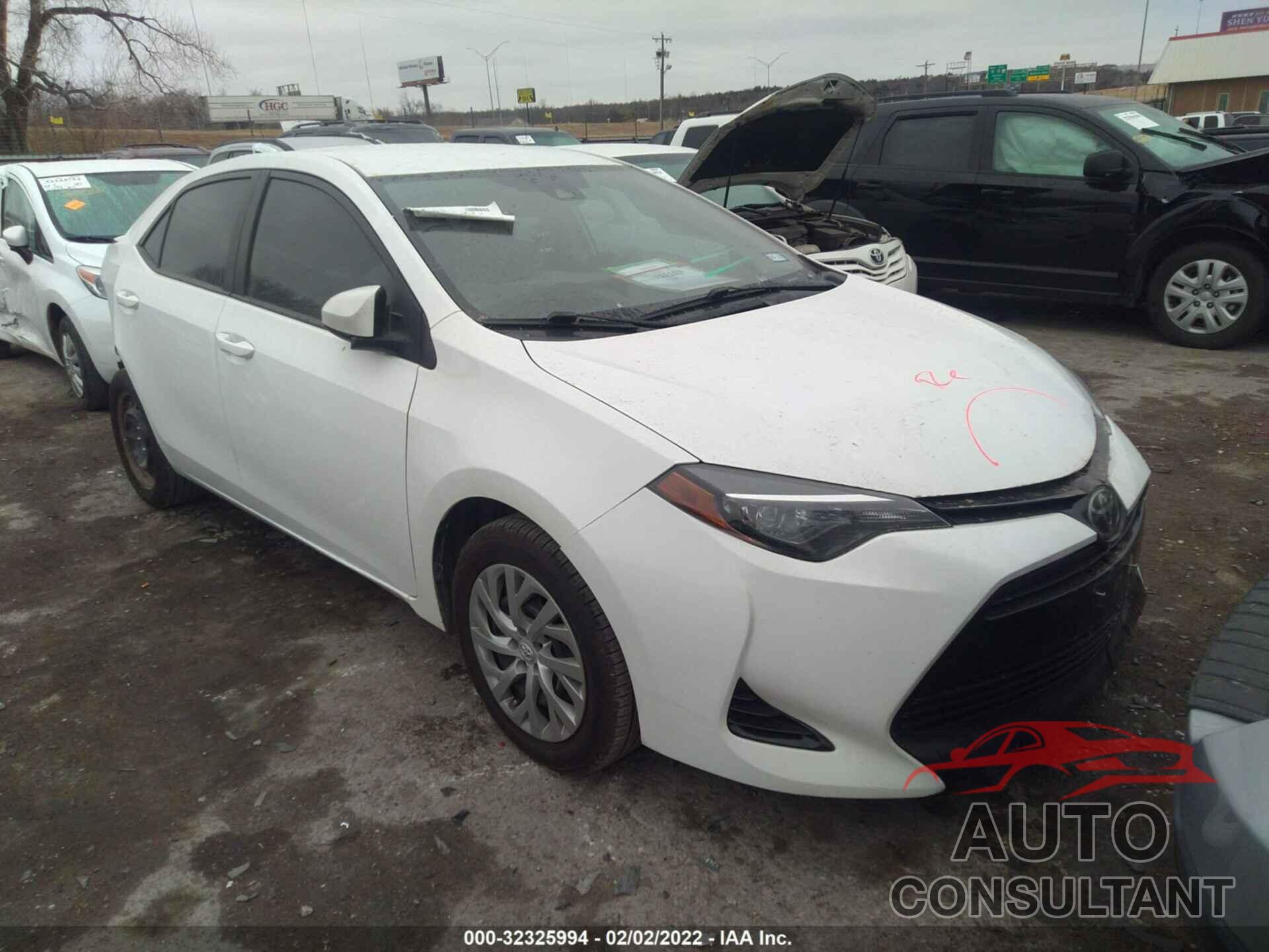 TOYOTA COROLLA 2018 - 5YFBURHE9JP820182