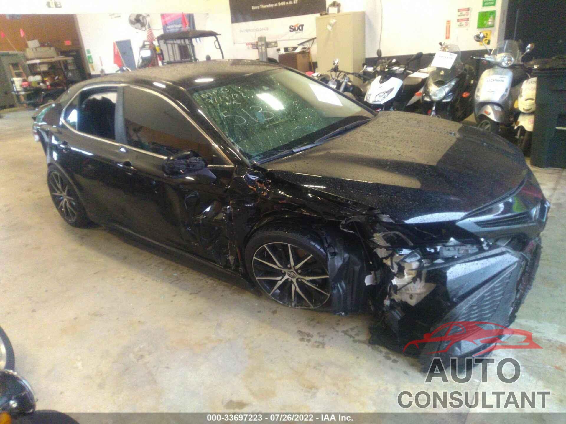 TOYOTA CAMRY 2021 - 4T1G11AK6MU405131